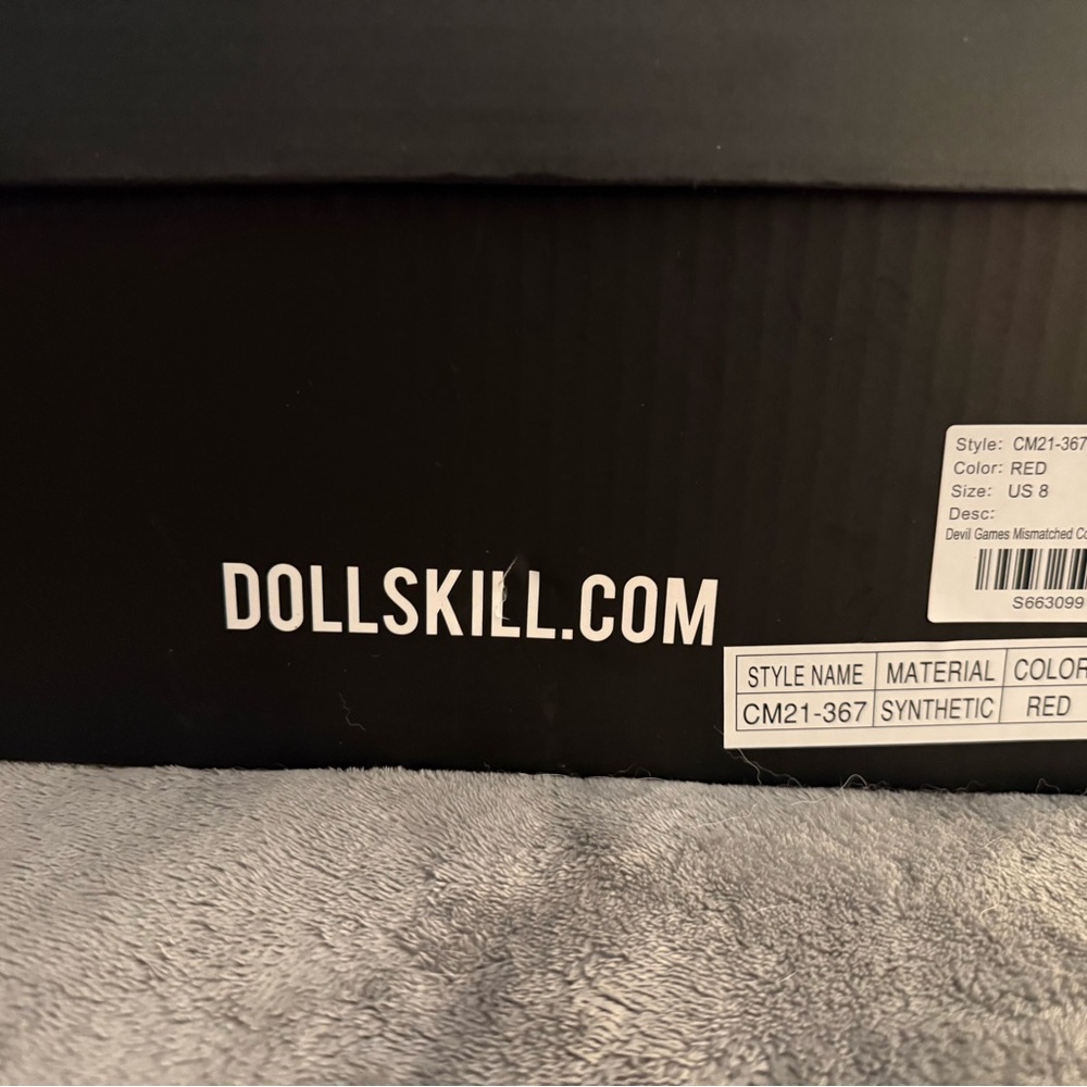 Dolls Kill red & black mismatched combat boots - Picture 6 of 7